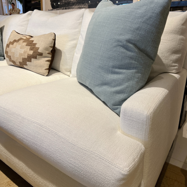 LEE Industries 3973 sofa