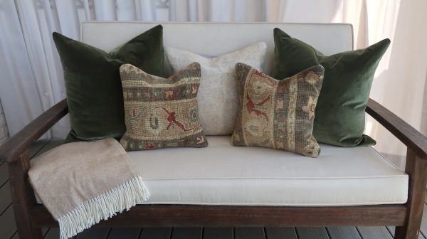 Velvet Pillow (Olive)