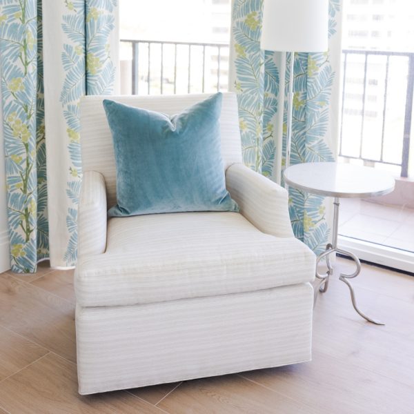 LEE Industries swivel chair