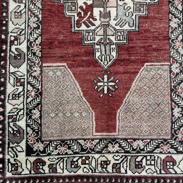 Moore Vintage Turkish Rug – 3’7 X 5’10