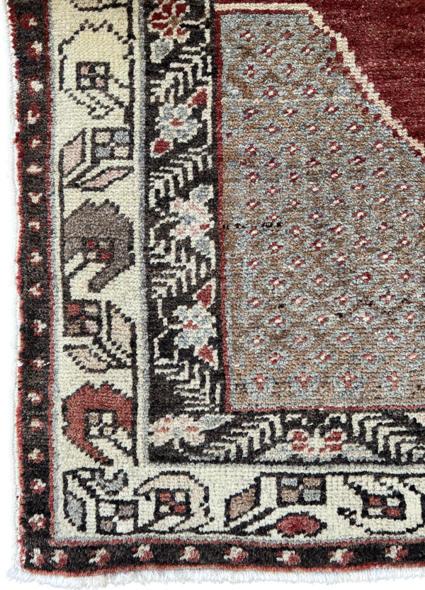 Decorative Moore Turkish rug 3’7 x 5’10