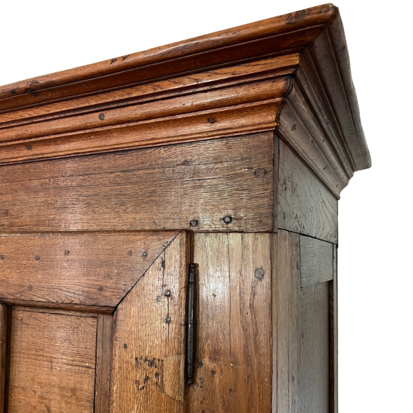 Traditional Belgian oak armoire with sturdy construction