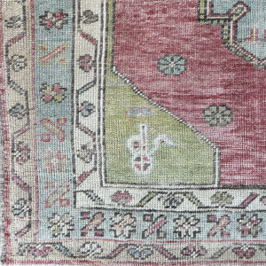 Tate Vintage Turkish Rug – 3’4 X 4’4