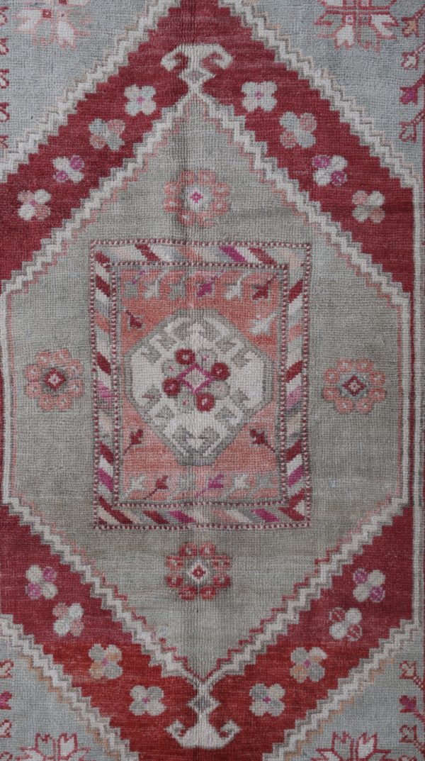 buy Decorative Hallie Turkish rug for interiors