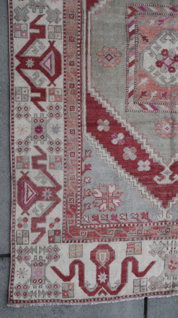 Hallie Turkish rug 5’2 by 7’10 for living room