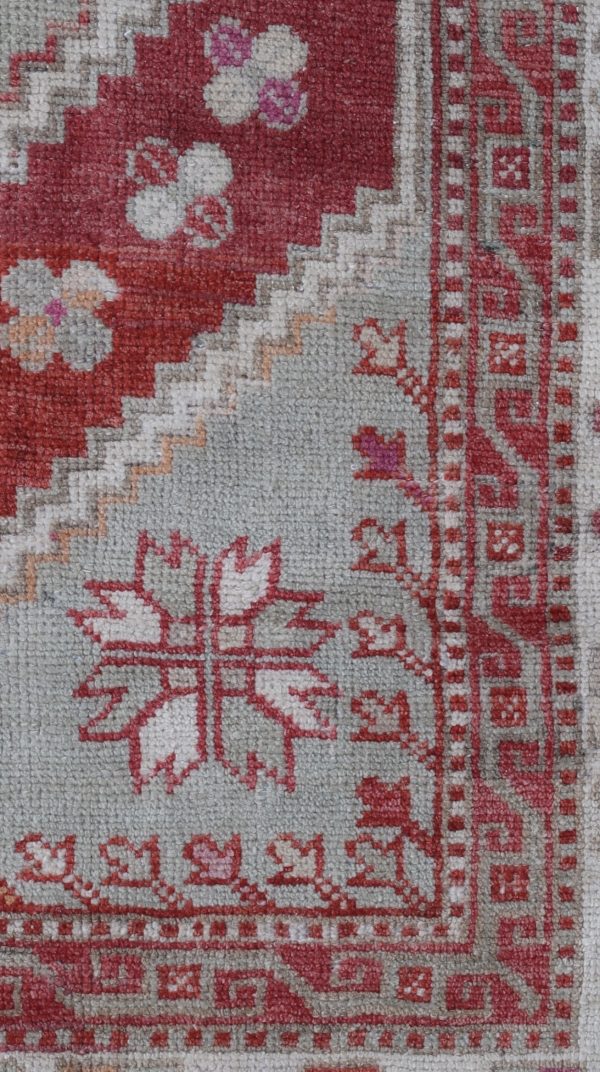 Traditional Hallie Turkish floor rug