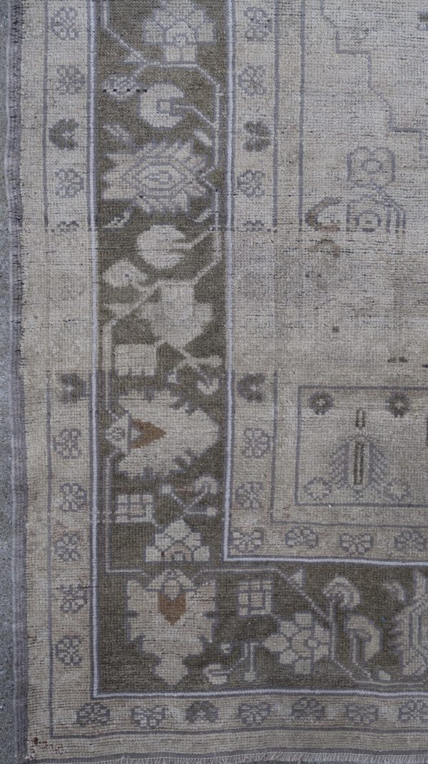 Norah Turkish wool rug 4’10 x 7’7