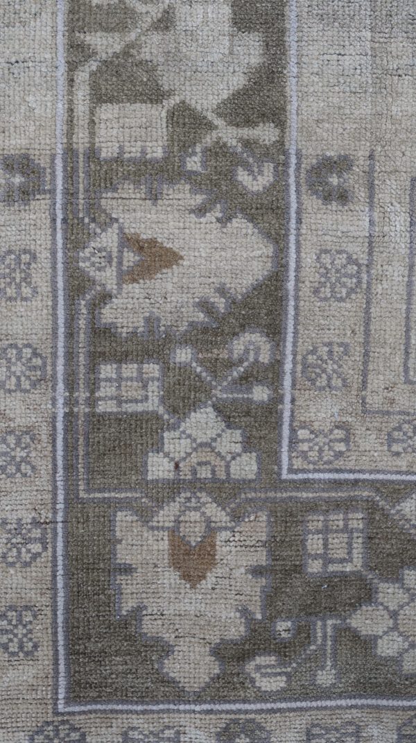 Elegant Norah Turkish rug for living room