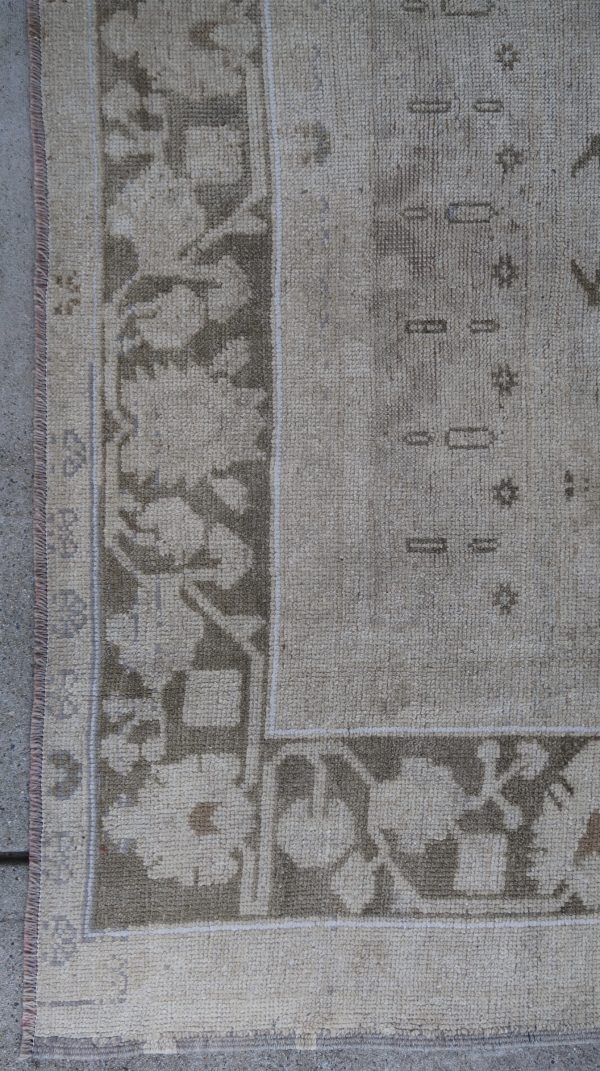 Norah Turkish floor rug 4’10 x 7’7