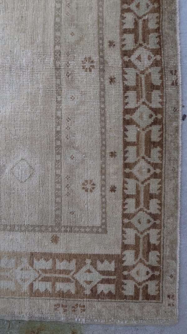 Handwoven Olivia Turkish rug 5’3 x 8’10