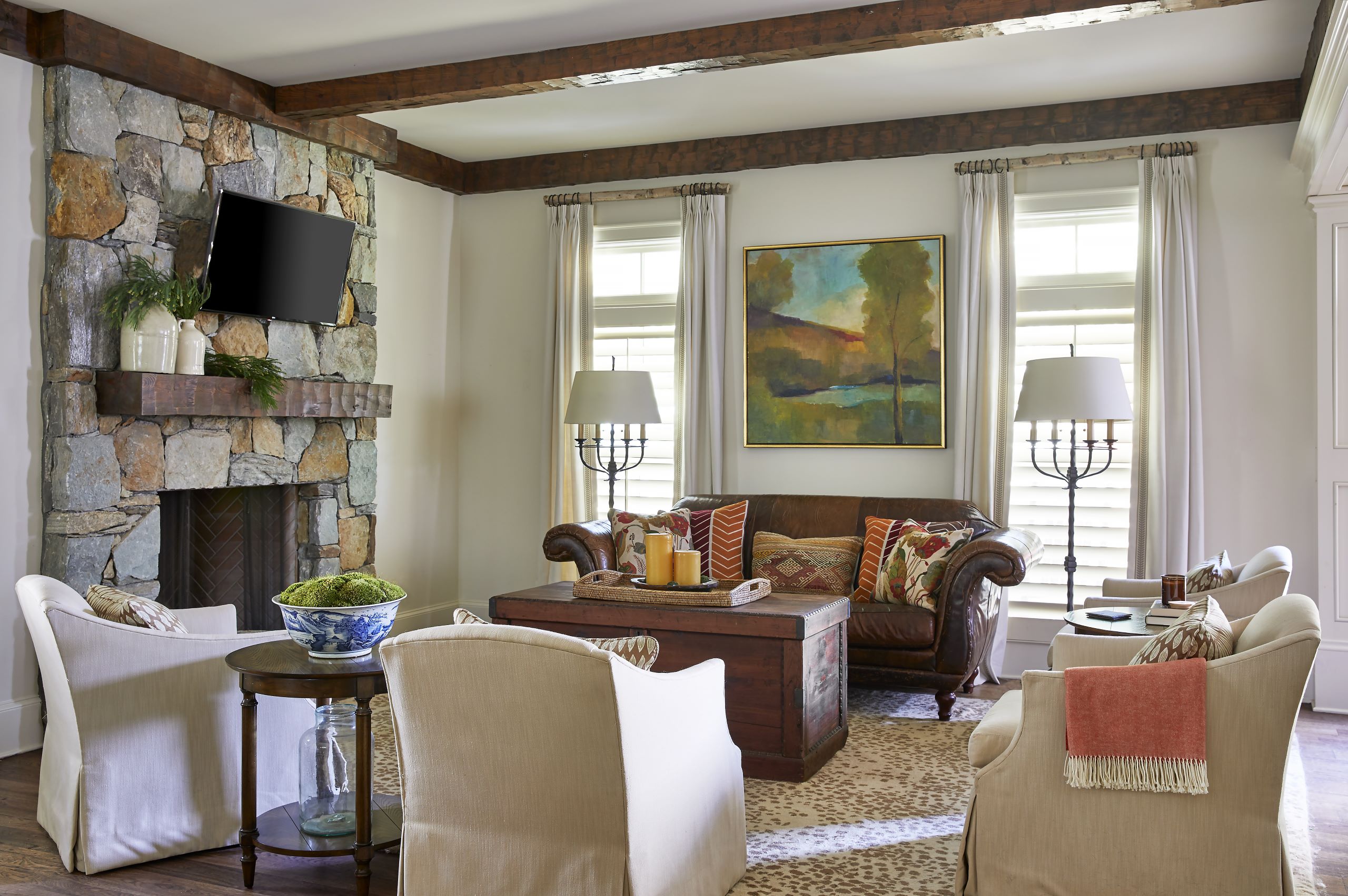 Antique and Modern Decor are trendy interior design styles